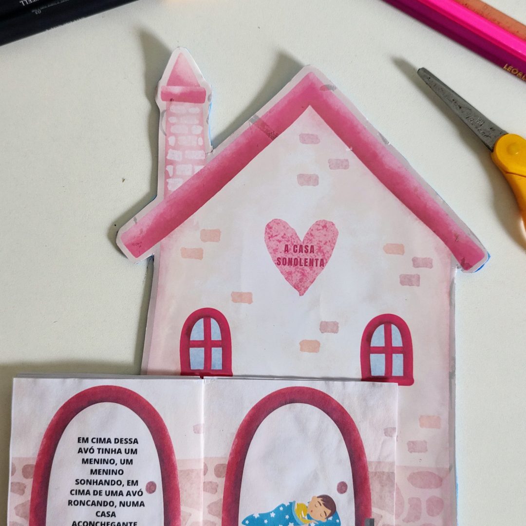 Recurso Pedagógico: História na Luva – A Casa Sonolenta