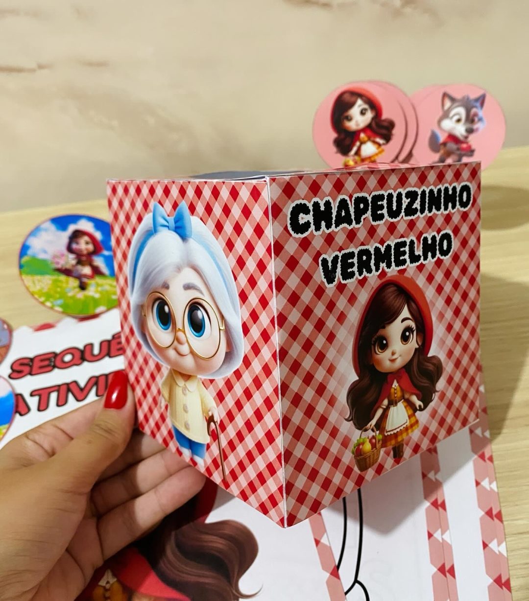 História Chapeuzinho Vermelho com recurso mais atividades para imprimir - Imagem 2
