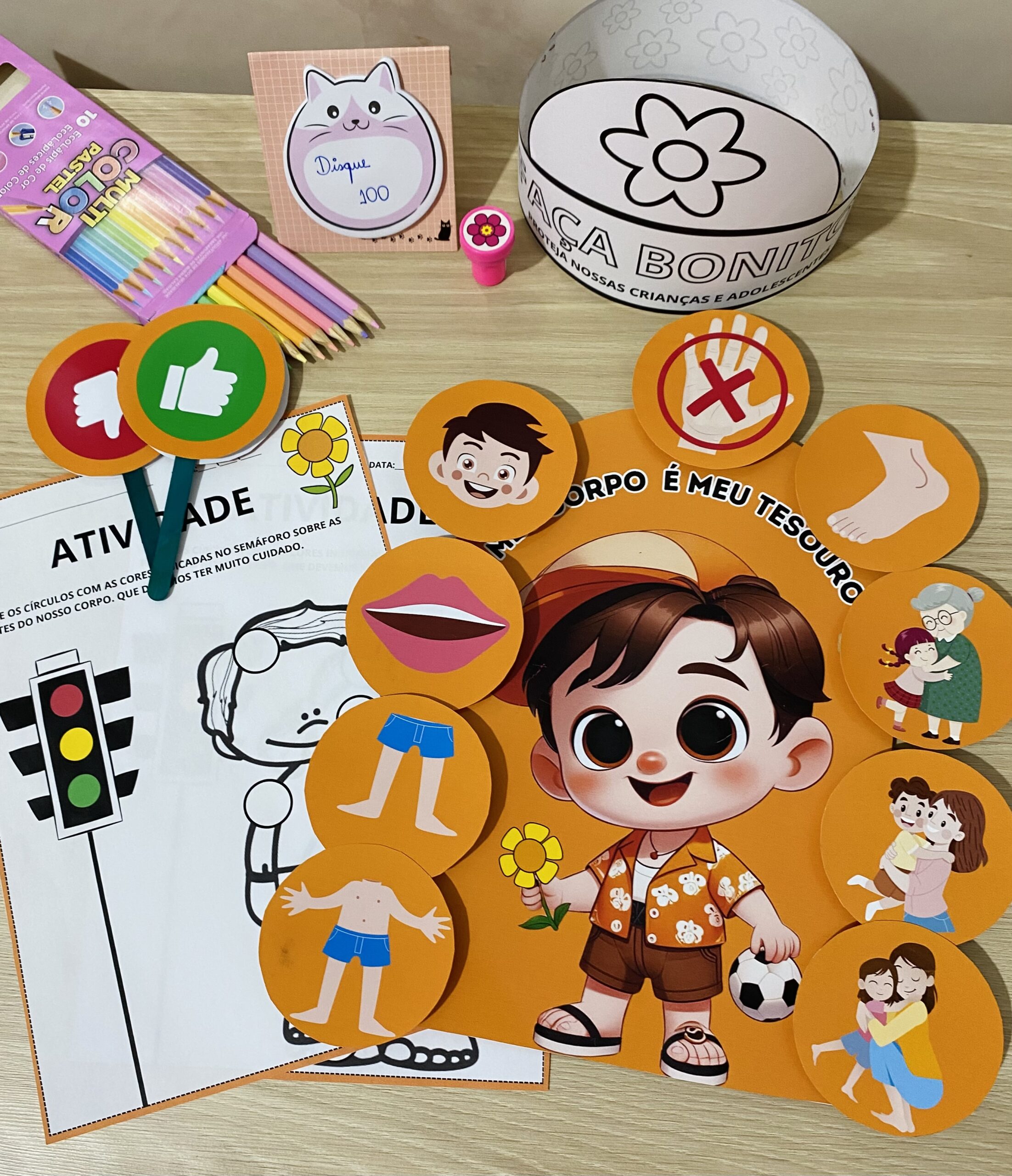 Atividade Maio Laranja para Educação Infantil com Luva Musical