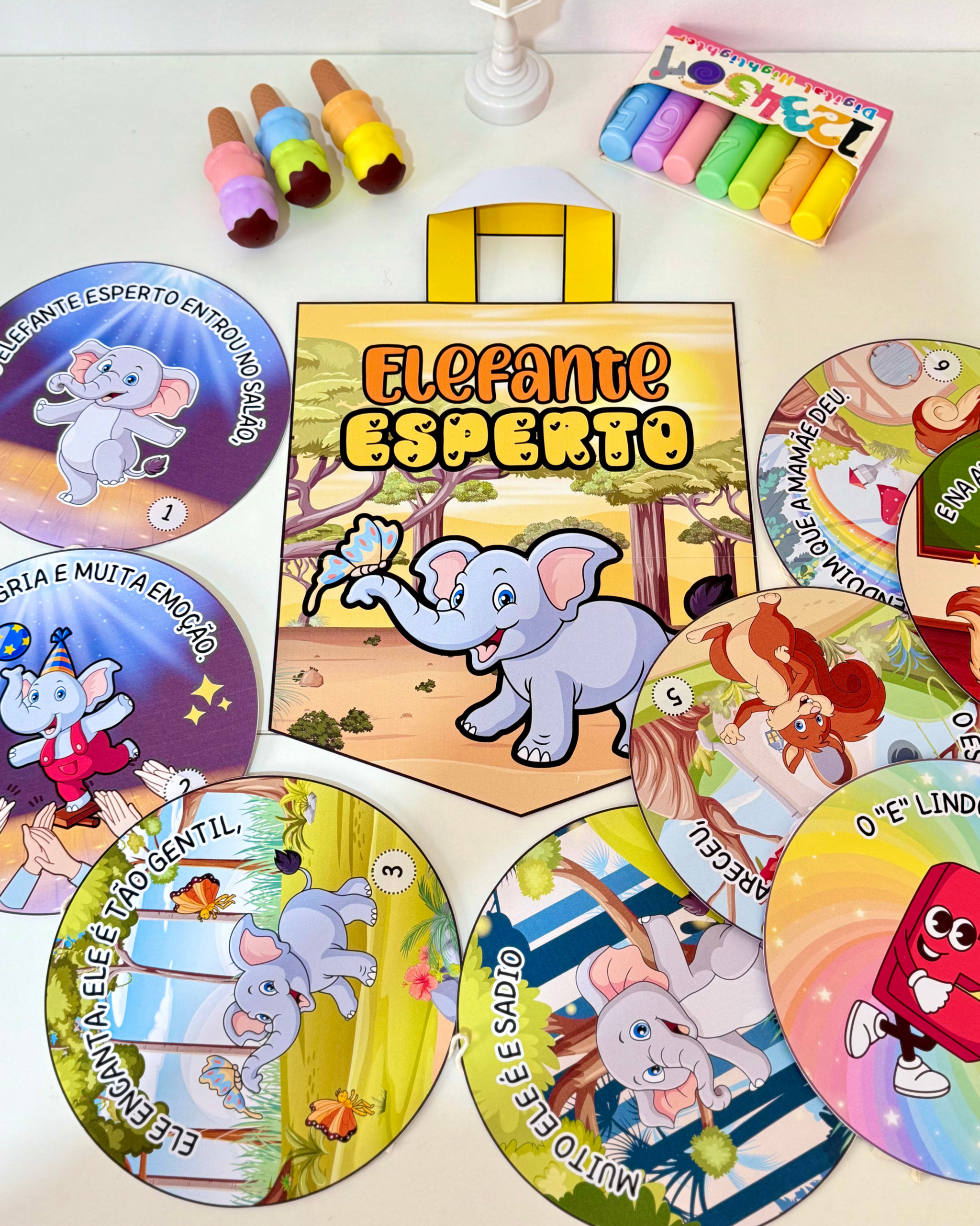 Kit de Histórias para Trabalhar as Vogais - Sacola das Vogais A E I O U